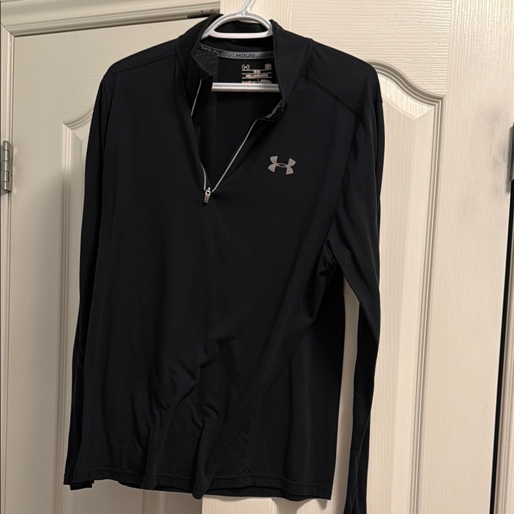 ❤️Under Armour Black Long Sleeve Pullover ❤️